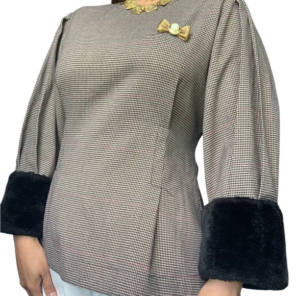 Zara - Puff Sleeve peplum cut Top - Small - Picture 2 of 11